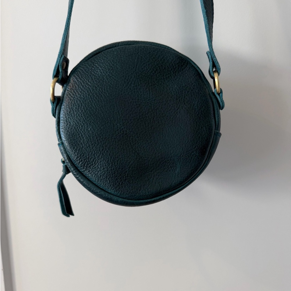 Portland Leather Lagoon/Teal Round Crossbody Bag NWOT - Picture 2 of 4